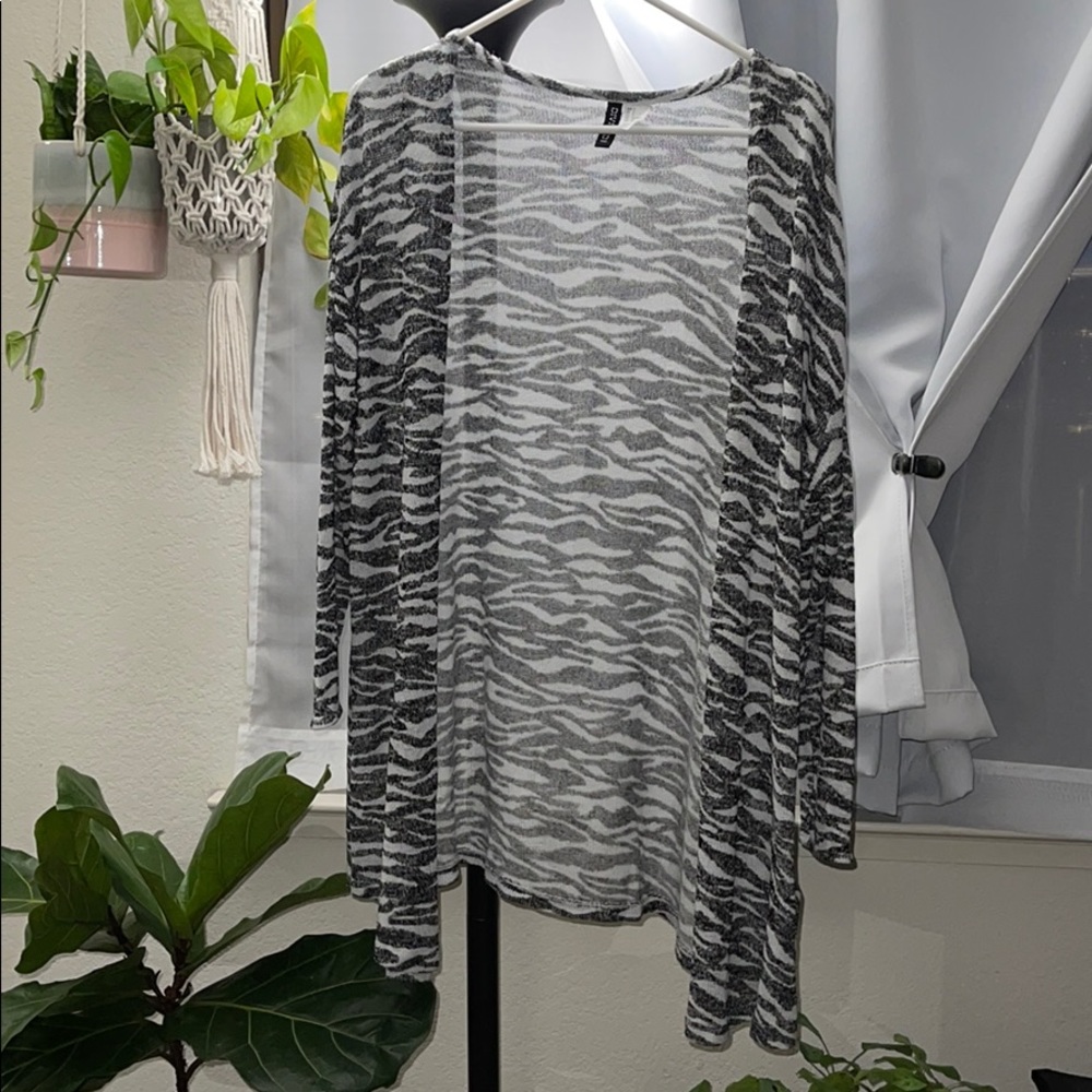 H&M divided cardigan Sz small